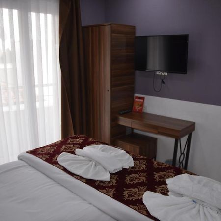 The Reina Hotel Istanbul Bagian luar foto