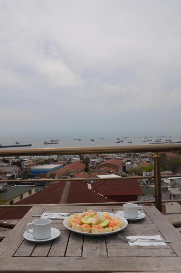The Reina Hotel Istanbul Bagian luar foto