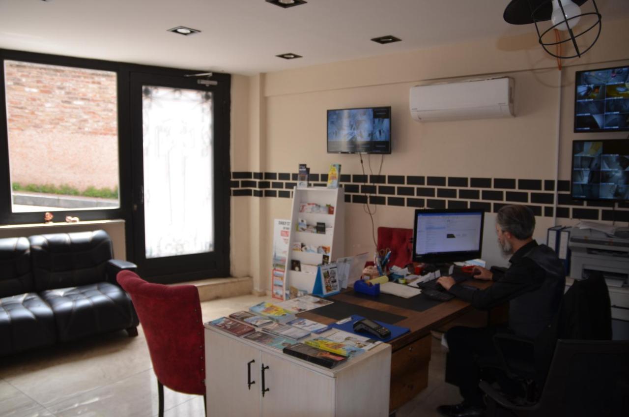 The Reina Hotel Istanbul Bagian luar foto
