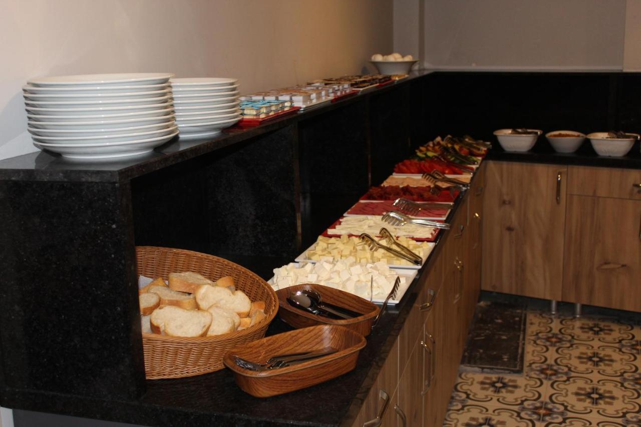 The Reina Hotel Istanbul Bagian luar foto