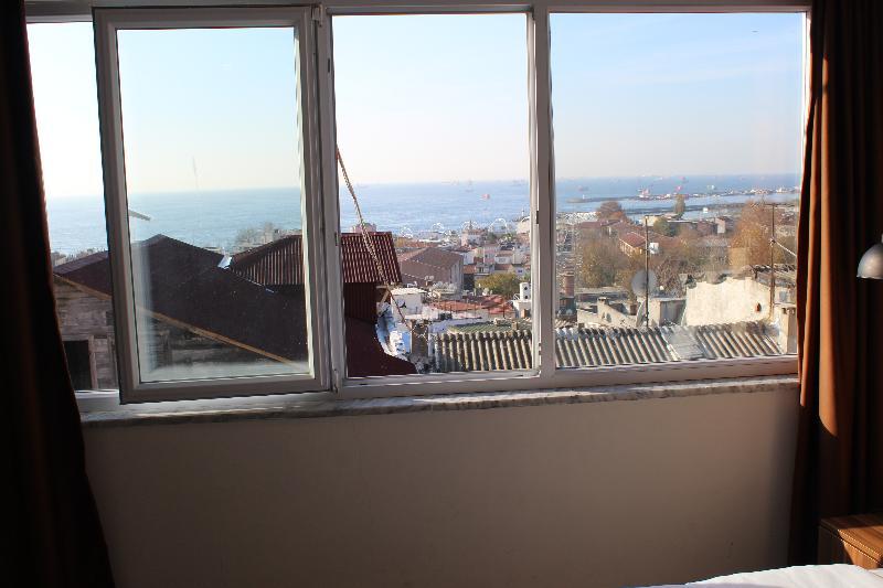 The Reina Hotel Istanbul Bagian luar foto